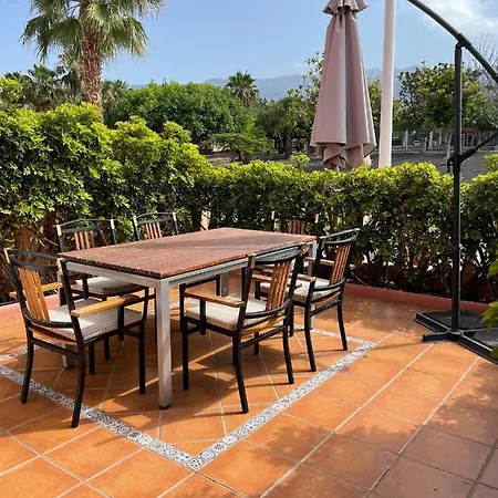 Cozy Townhouse In El Duque Appartement