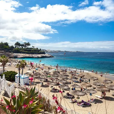 Cozy Townhouse In El Duque アパート