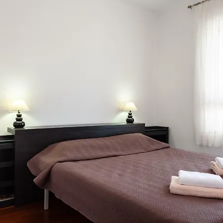 Cozy Townhouse In El Duque Appartement