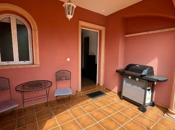 Cozy Townhouse In El Duque