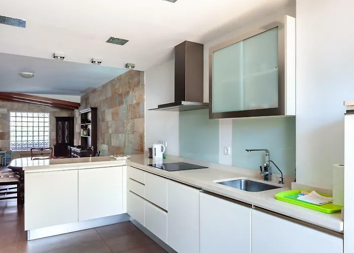 Cozy Townhouse In El Duque *