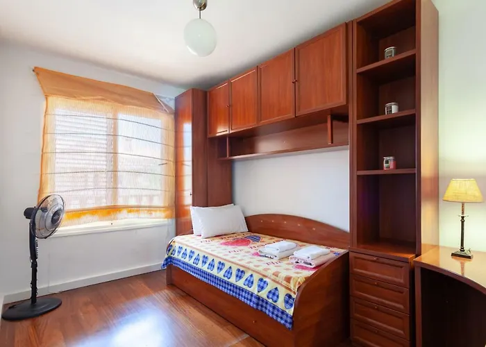 Cozy Townhouse In El Duque شقة